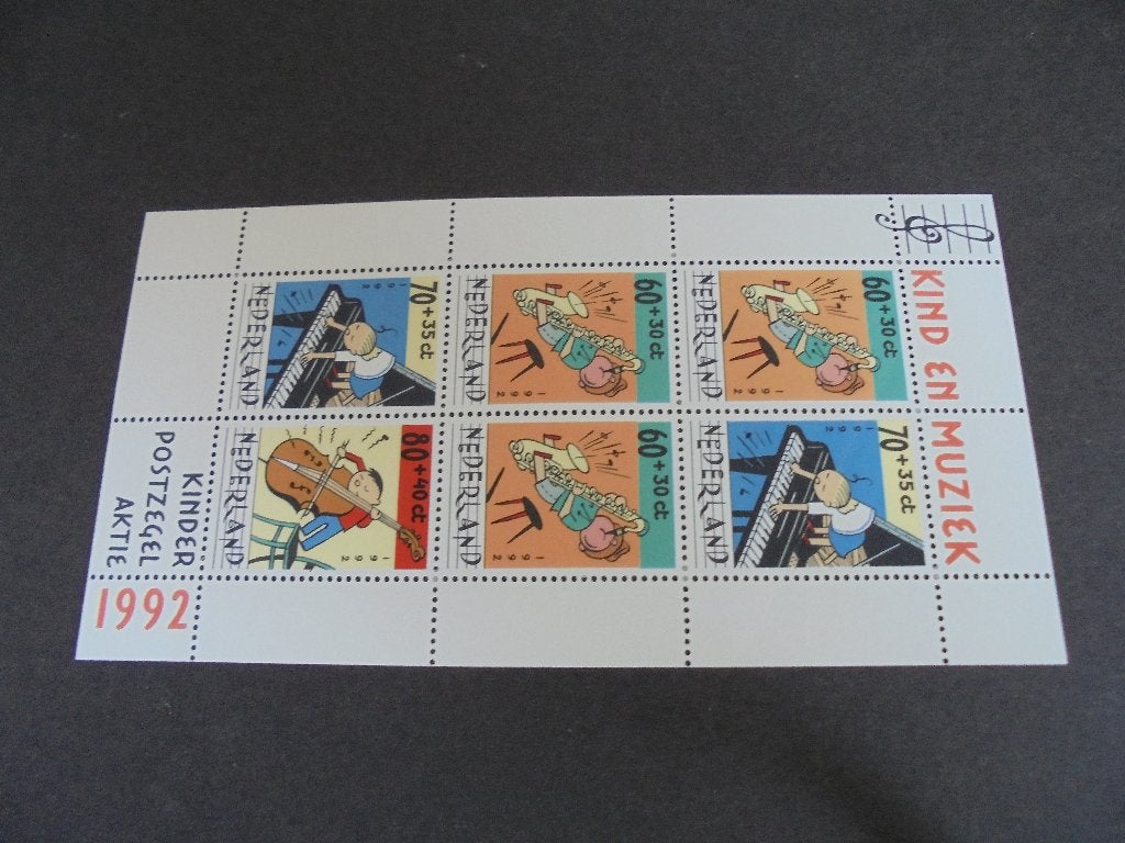 Kinderpostzegels 1992 blok, Postzegels en Munten, Postzegels | Nederland, Verzenden, Na 1940, Postfris