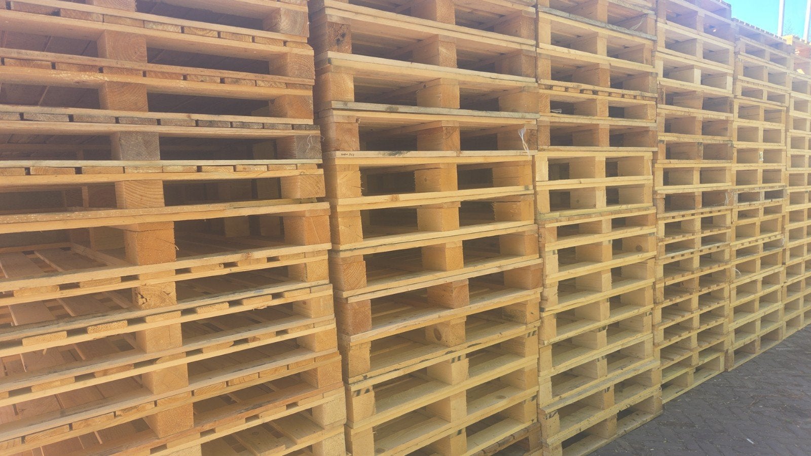 Te koop Stevige pallets 110x140, Ophalen, 50 mm of meer, Pallet, Minder dan 200 cm