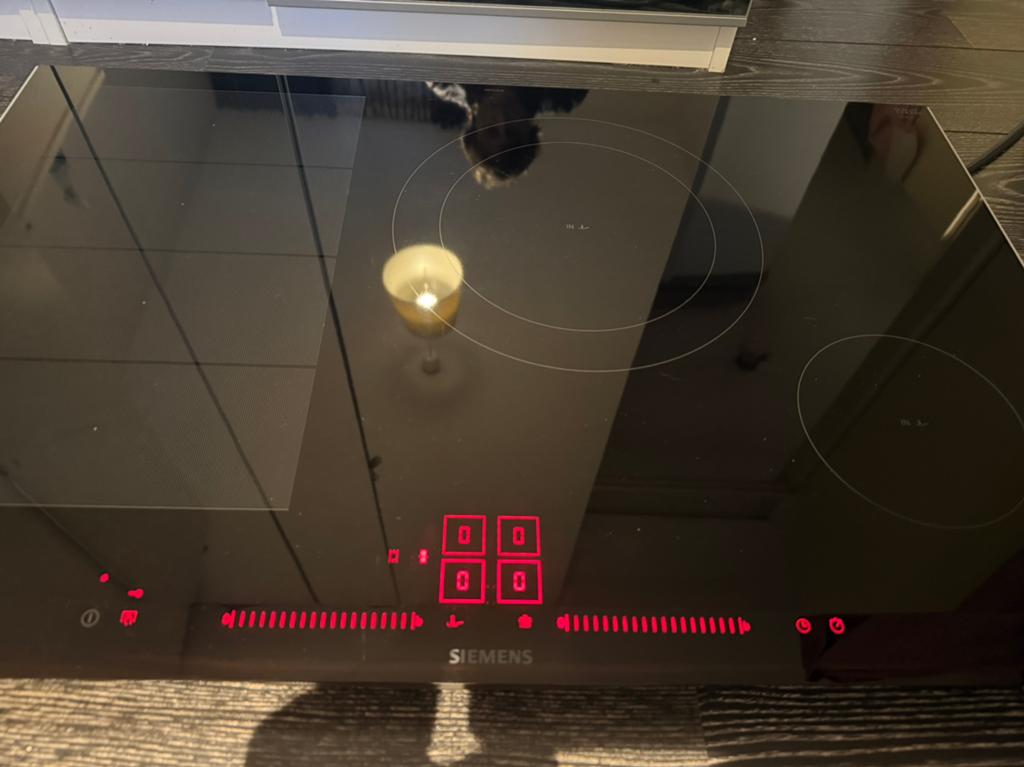 Siemens inductie kookplaat 80 cm in nieuw staat, Witgoed en Apparatuur, Kookplaten, Ophalen, 4 kookzones, Zo goed als nieuw, Energieklasse A of zuiniger