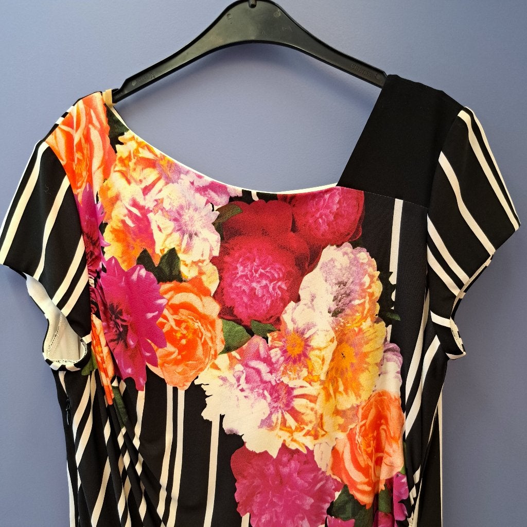 Joseph Ribkoff jurk zwart wit gestreept + bloemen 44 42295, Joseph Ribkoff, ., Maat 42/44 (L), Joseph Ribkoff