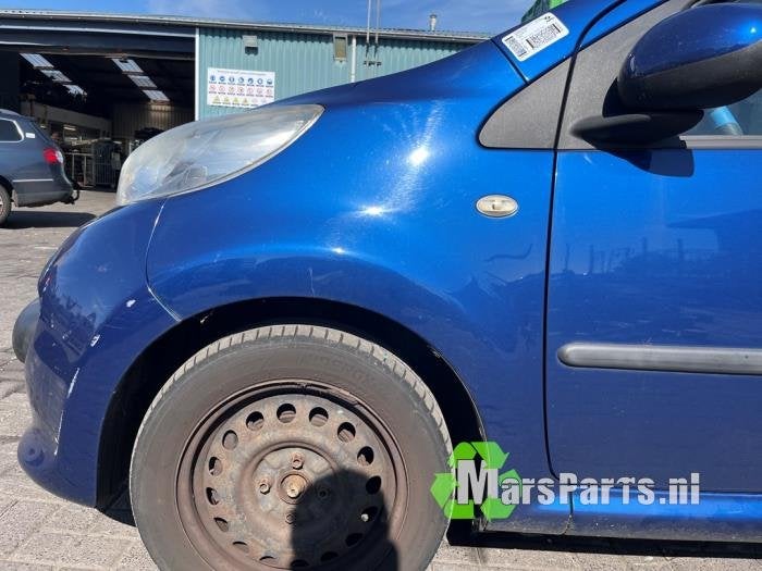 Scherm links-voor van een Peugeot 107 (KNR), Gebruikt, -, -, Ophalen of Verzenden