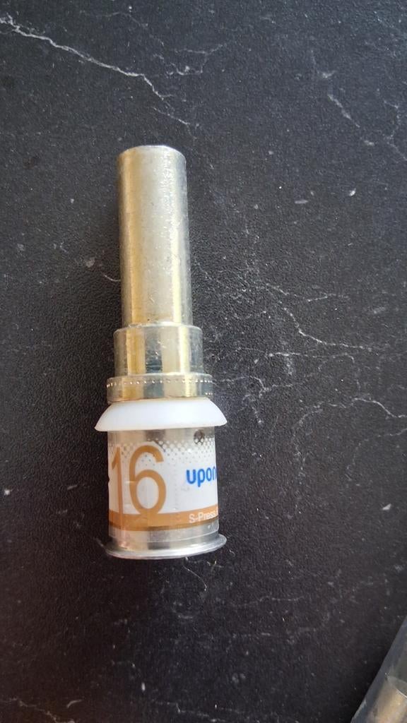 Uponor S-Press Plus Perskoppelingen U16 x 12 Buis €3,00 p/st, Doe-het-zelf en Verbouw, Sanitair, Nieuw, Overige typen, Koper, Ophalen of Verzenden