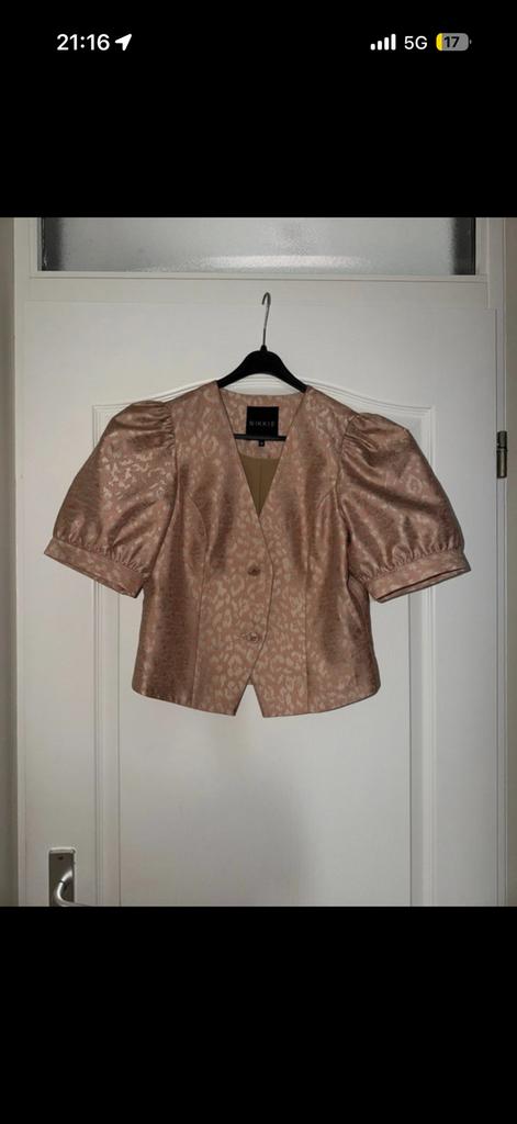 Nikkie blazer maat 38, Kleding | Dames, Jasjes, Kostuums en Pakken, Zo goed als nieuw, Jasje, Maat 38/40 (M), Roze, Ophalen of Verzenden
