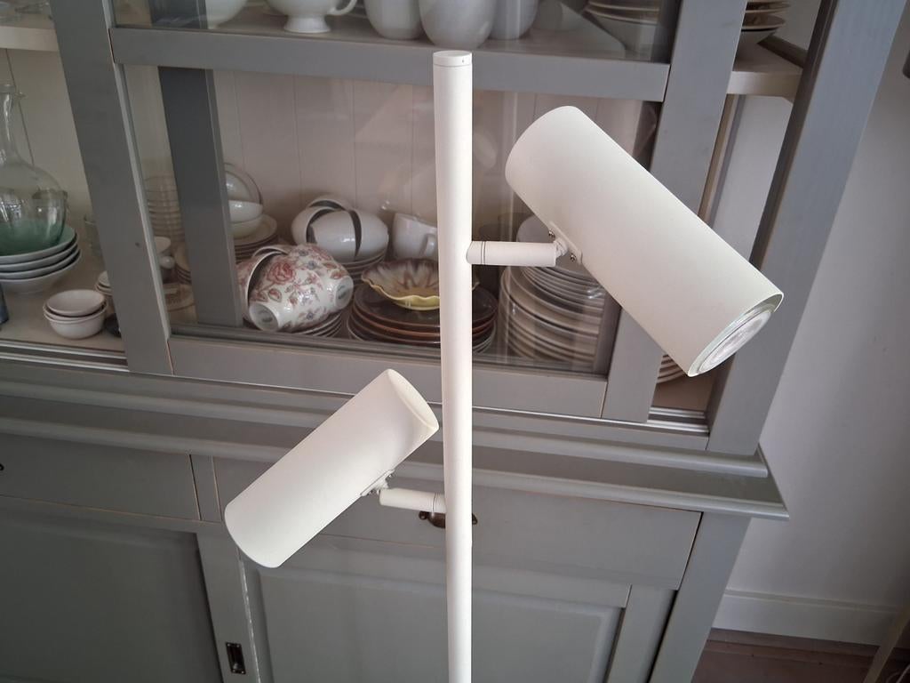 Mooie witte staande lamp met ledverlichting., Ophalen, Zo goed als nieuw
