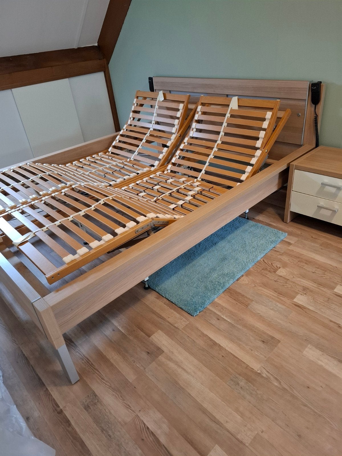 2 persoons bed met elektrisch verstelbare bodems. BIEDEN., Ophalen, Gebruikt, Tweepersoons, 200 cm