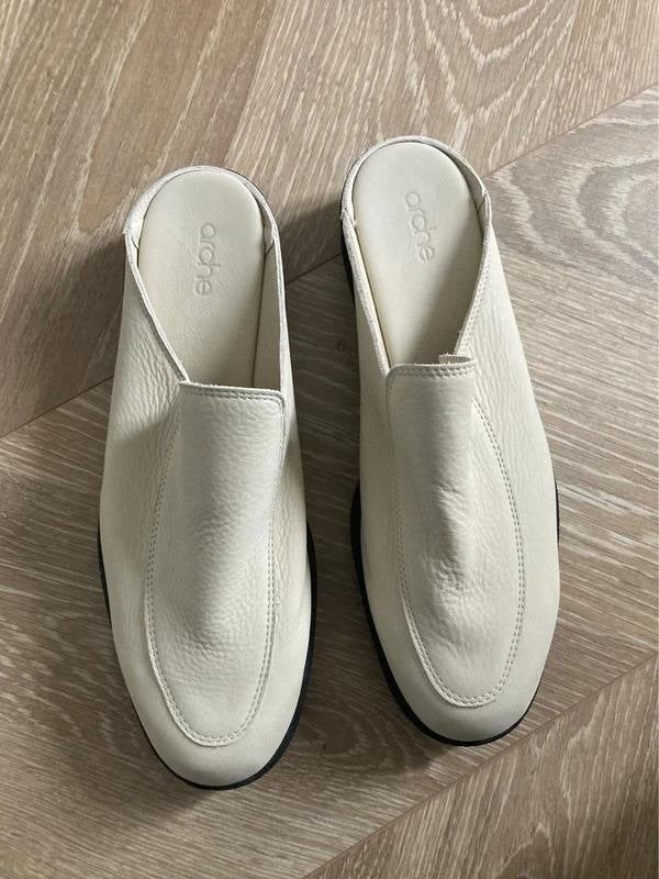 Nieuw Arche leren instappers maat 40, Kleding | Dames, Schoenen, Slippers, Wit, Nieuw, Ophalen of Verzenden