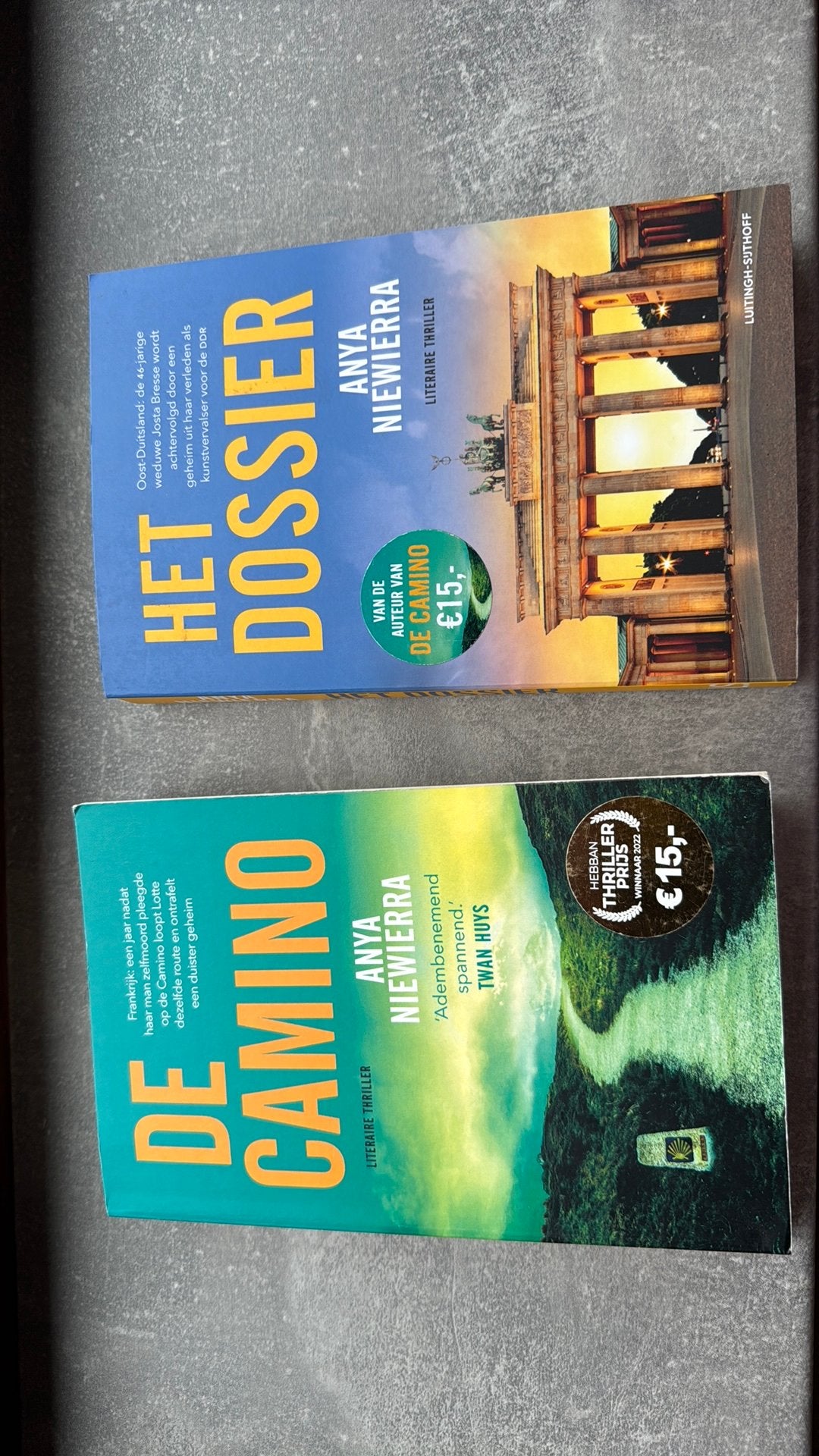 Anya Niewierra - Het dossier en de Camino, Ophalen of Verzenden, Zo goed als nieuw, Anya Niewierra