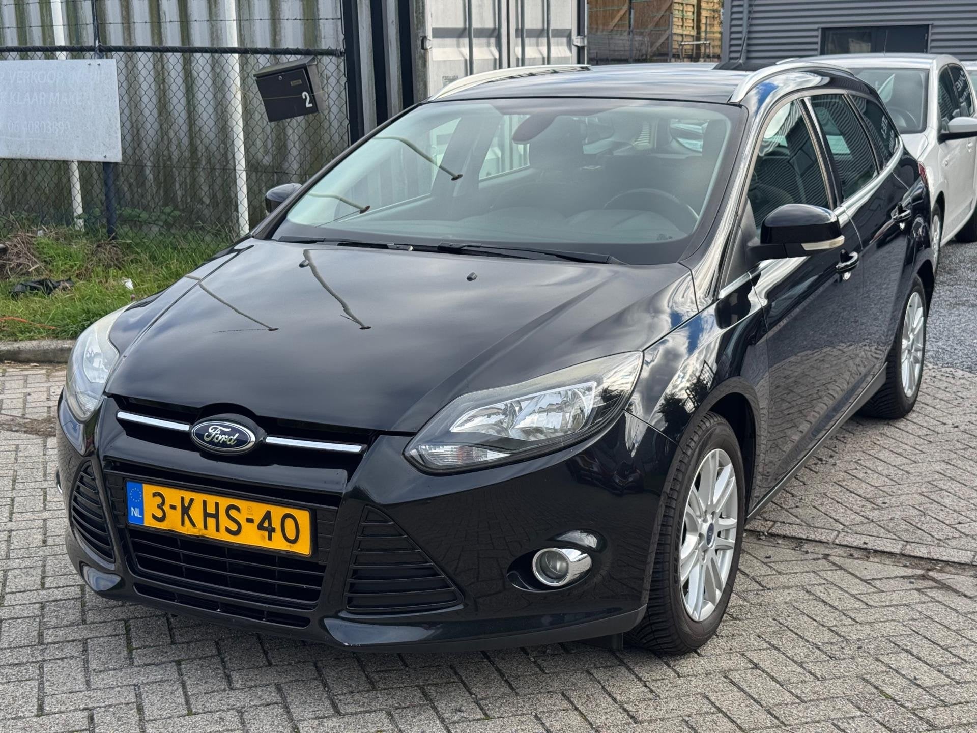 Ford Focus Wagon 1.0 EcoBoost Titanium Clima Nieuw Dstr, Euro 5, 125 pk, Gebruikt, Zwart