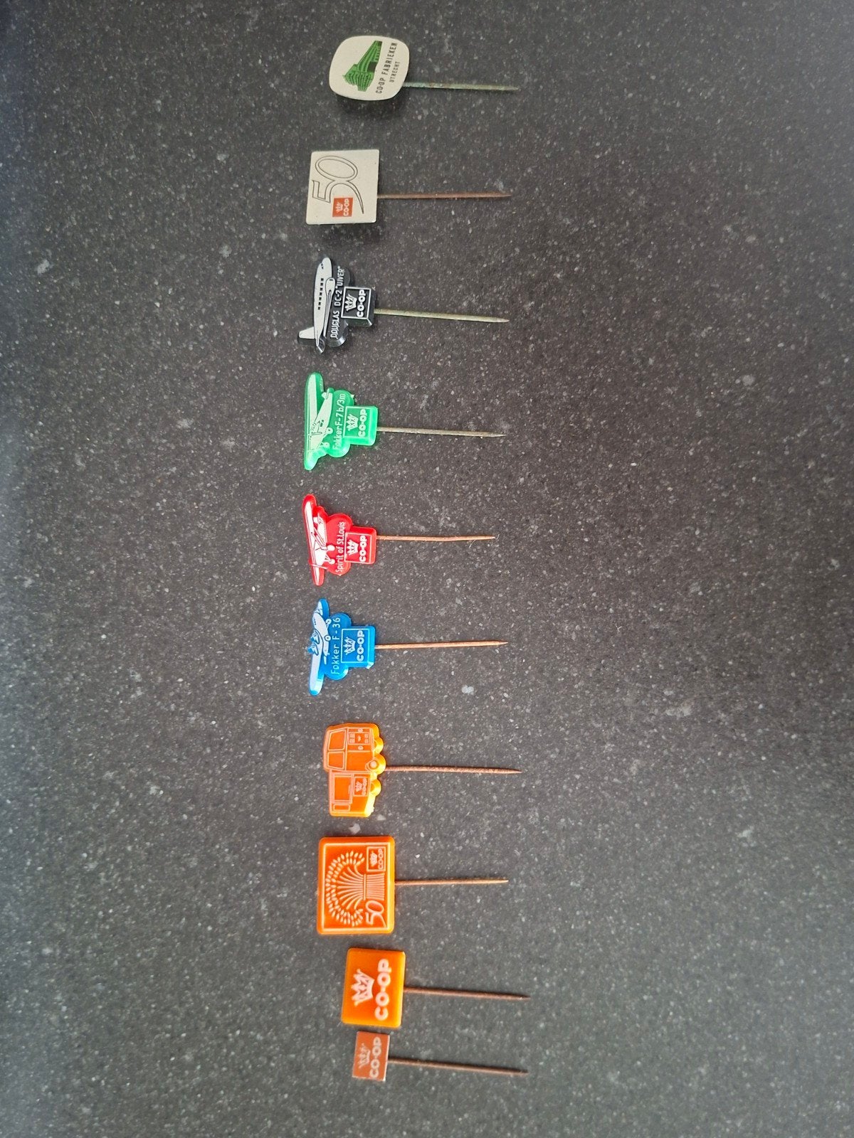 Speldjes COOP, Ophalen of Verzenden, Zo goed als nieuw, Overige onderwerpen, Speldje of Pin