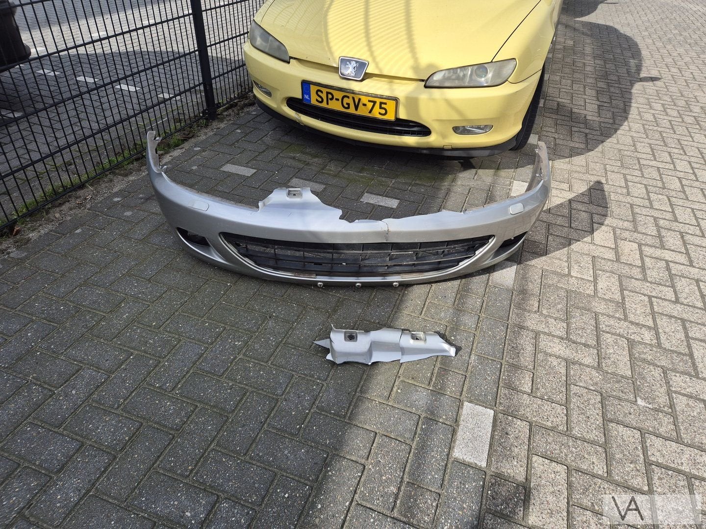 Peugeot 406 coupe voorbumper facelift met grille 2003 - 2005, Auto-onderdelen, Carrosserie en Plaatwerk, Gebruikt, -, Voor, -