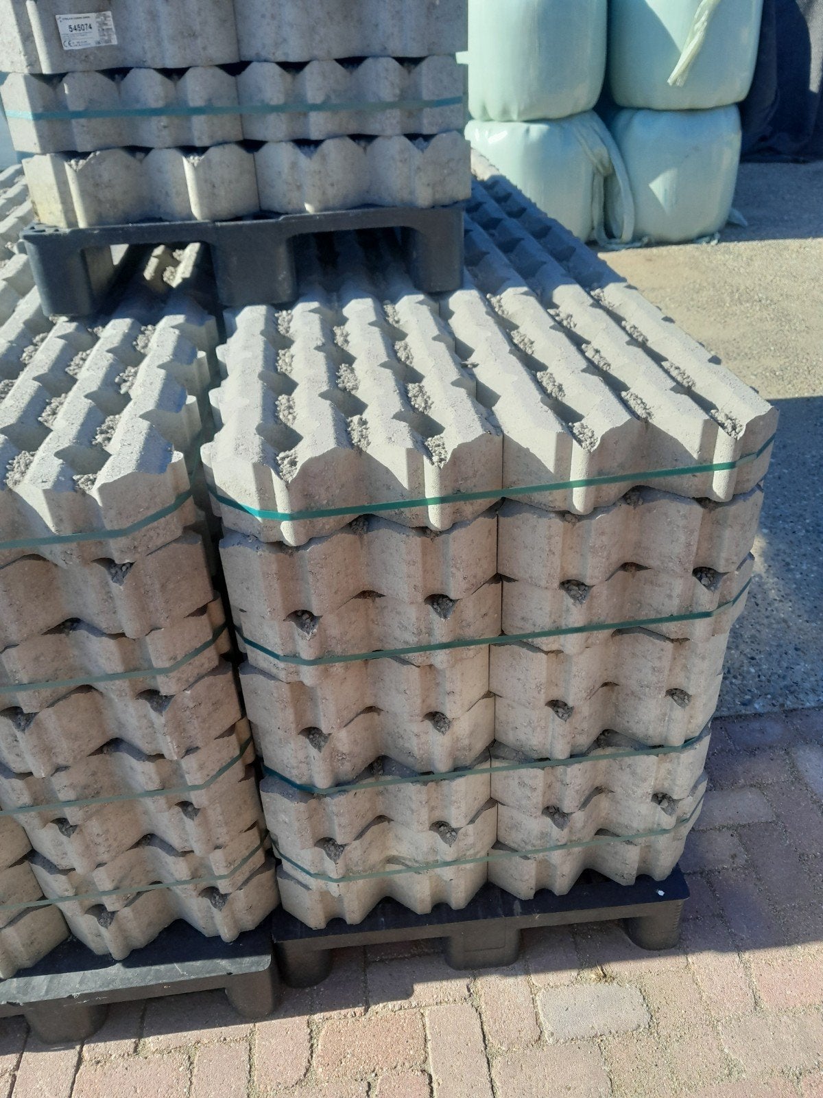 Nieuwe graskeien 40x60 cm beton op pallets, Ophalen, Nieuw, Beton, Overige typen
