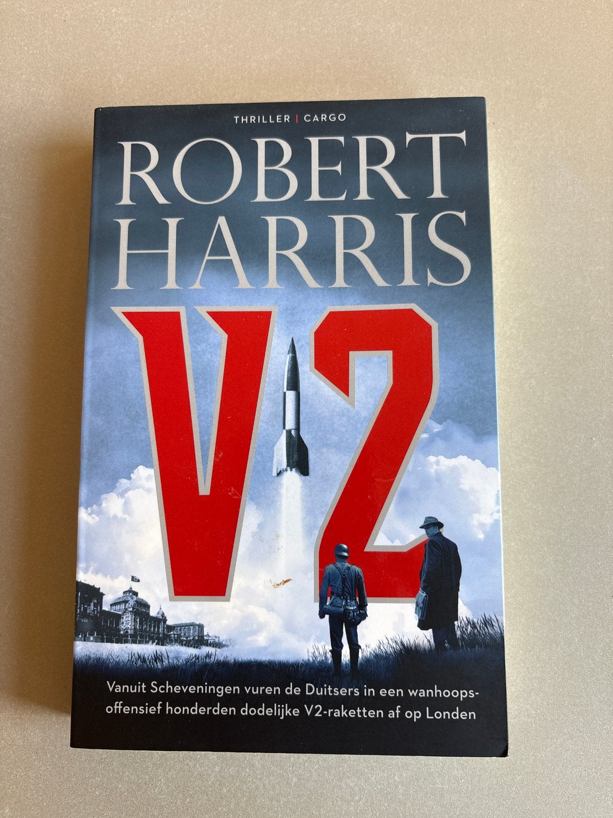 V2 - Robert Harris (Thriller), Ophalen of Verzenden, Nieuw, Nederland