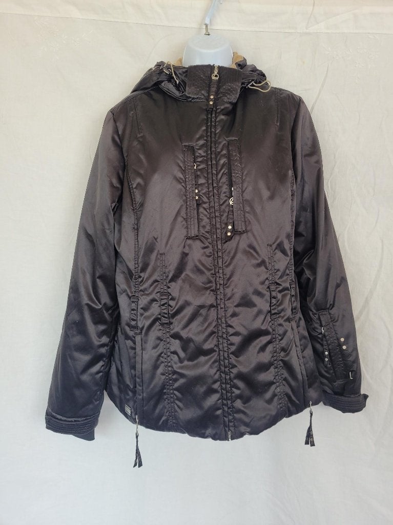 Stoere zwarte glanzende winterjas mt 42 merk Luhta, Kleding | Dames, Jassen | Winter, Zo goed als nieuw, Maat 42/44 (L), Zwart