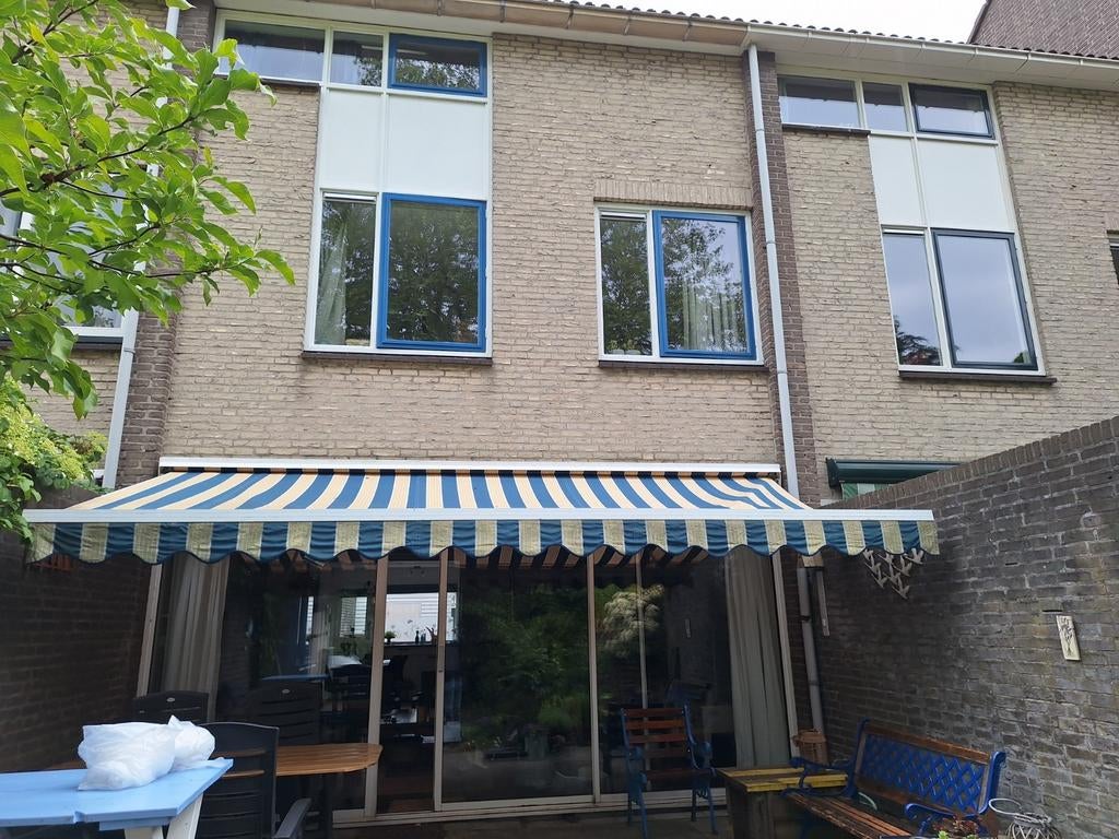 Elektrisch zonnescherm met defect en schoonmaak nodig, Tuin en Terras, Zonneschermen, Ophalen, Gebruikt, Knikarmscherm, Elektrisch