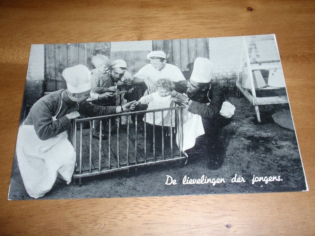 Soldatenkaart Militair De Lievelingen der Jongens Kok, Verzamelen, Ansichtkaarten | Themakaarten, Verzenden, 1940 tot 1960, Ongelopen