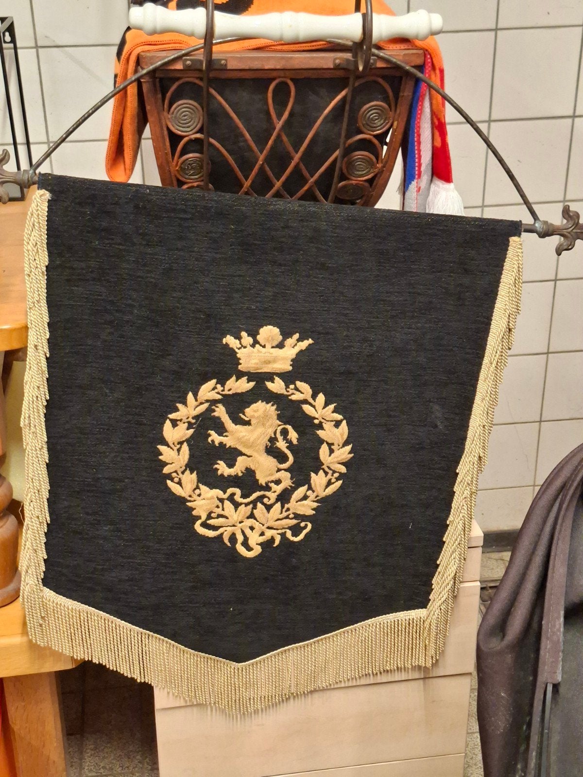 Vaan met leeuw, Ophalen of Verzenden, Zo goed als nieuw