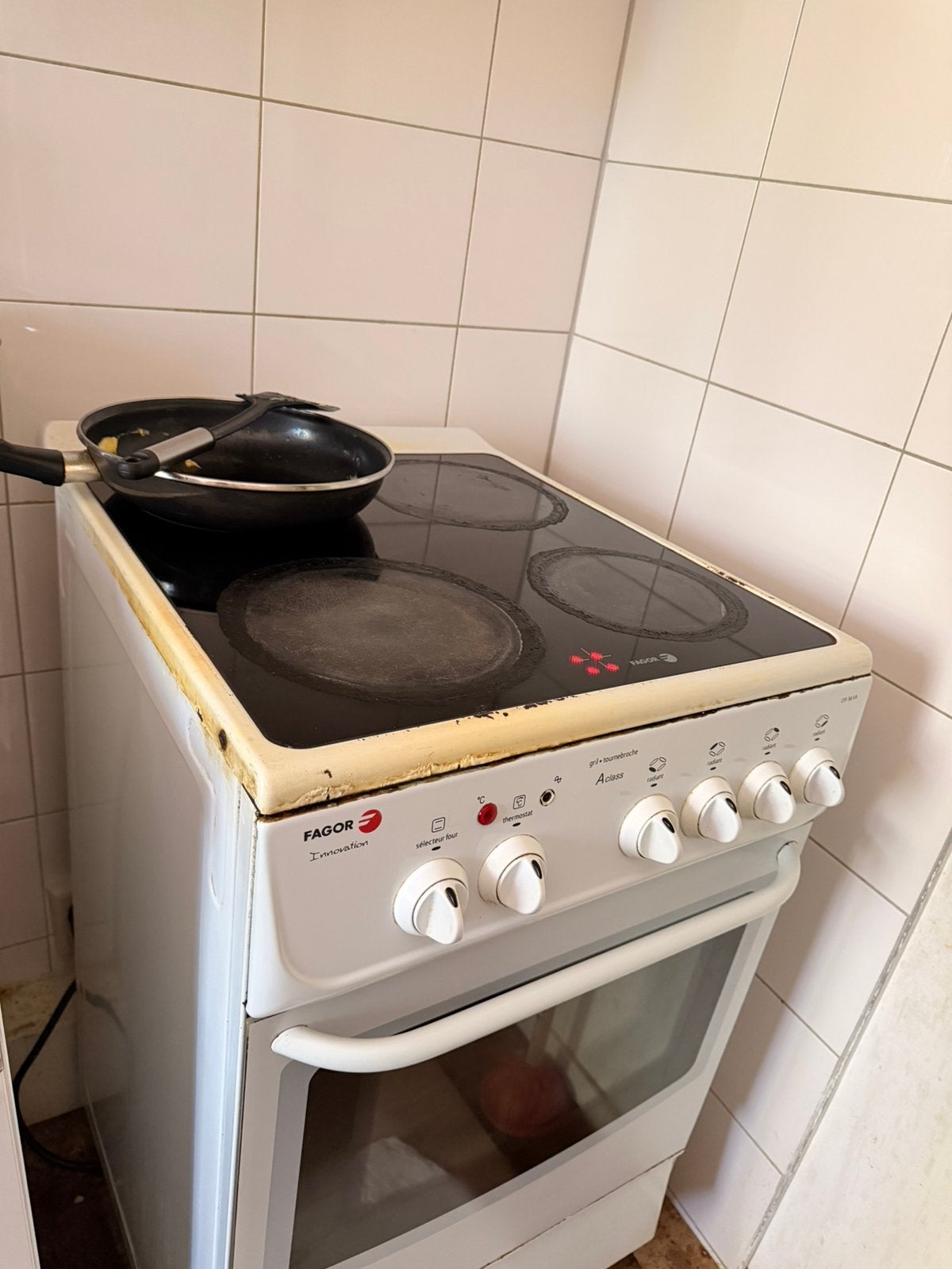 Electric cooker with large oven, Ophalen, Zo goed als nieuw, Minder dan 60 cm, 160 cm of meer