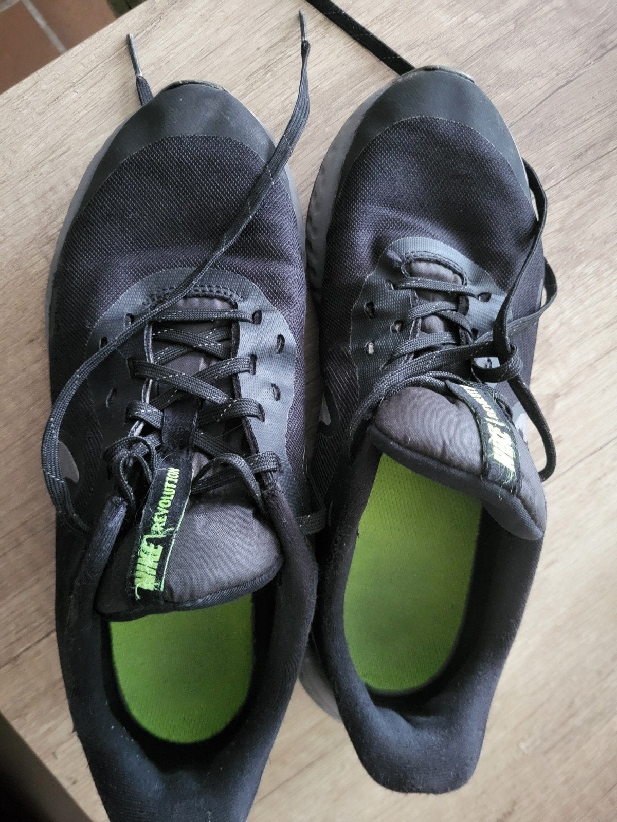 Nike Revolution hardloopschoenen - Zwart, Nike, Ophalen of Verzenden, Zo goed als nieuw, Sportschoenen