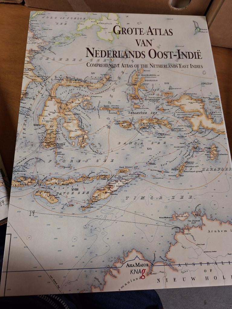 Grote Atlas van Nederlands Oost-Indie. WD014/09, Boeken, Atlassen en Landkaarten, Overige atlassen, 2000 tot heden, Nieuw, Ophalen of Verzenden