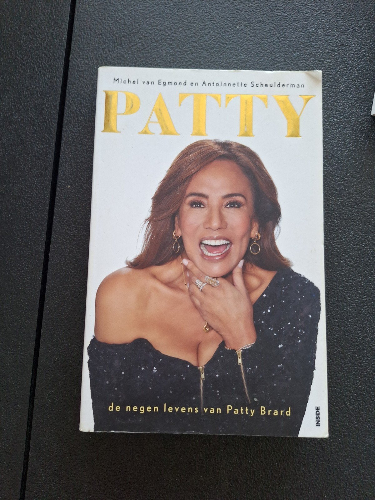 Patty: De negen levens van Patty Brard, Ophalen of Verzenden, Gelezen, Michel van Egmond en Antoinette Scheulderman, Film, Tv en Media