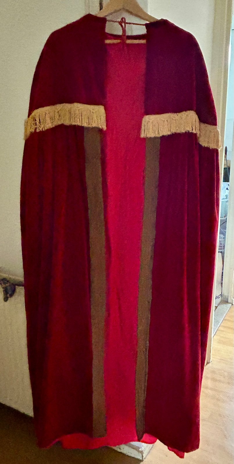 Sinterklaas Rode fluwelen mantel met gouden franjes, Kleding | Dames, Ophalen, Kerstmis of Sinterklaas, Maat 46/48 (XL) of groter