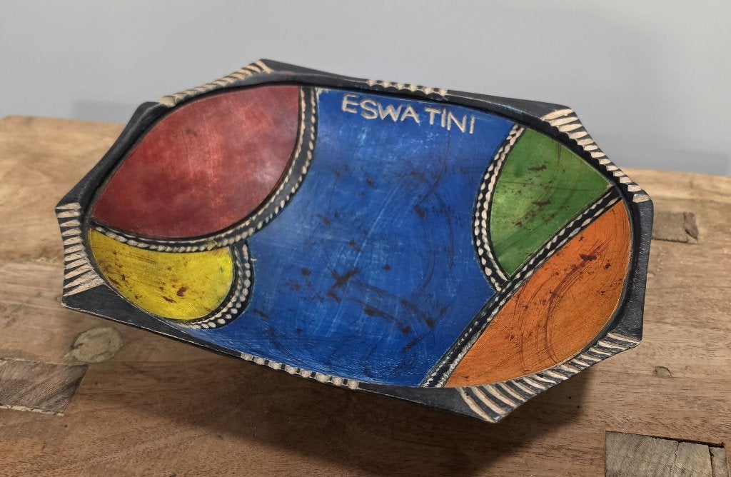 LEUKE HOUTEN SCHAAL uit ESWATINI, Schaal, Handbeschilderd, Ophalen of Verzenden, Zo goed als nieuw