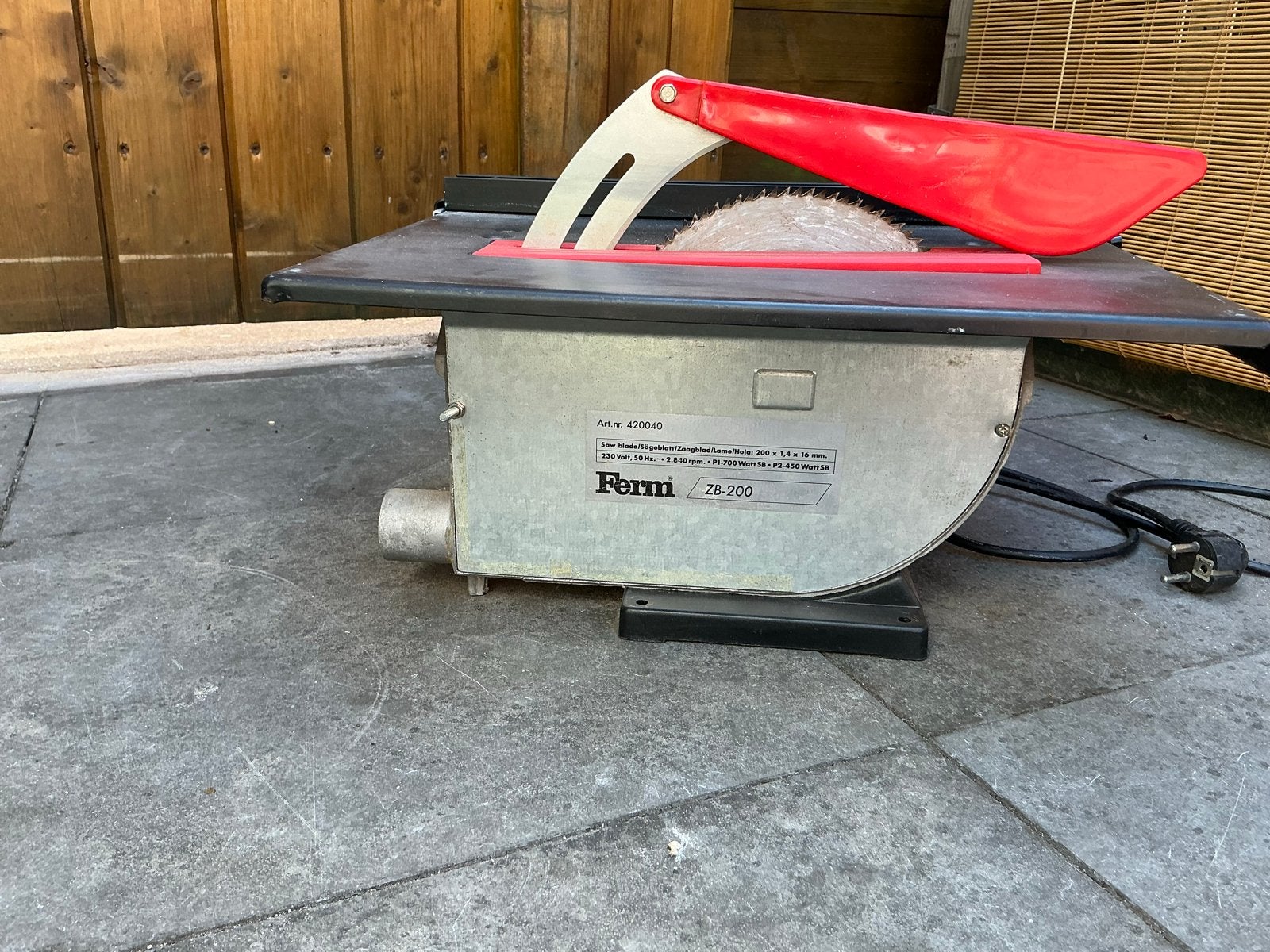 Ferm Tafelcirkelzaag ZB-200 - Krachtige Zaagmachine, Doe-het-zelf en Verbouw, Gereedschap | Zaagmachines, Ophalen, Gebruikt, Cirkelzaag