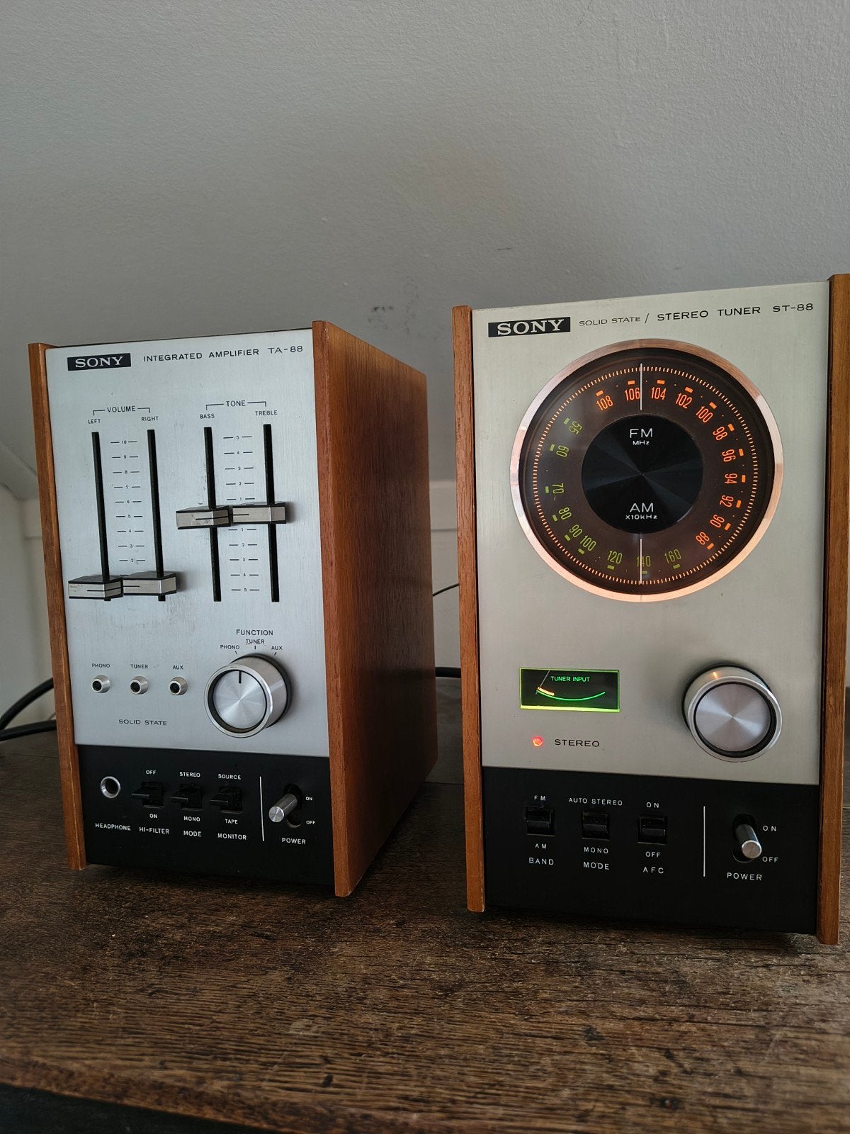 Fraaie Sony TA-88 versterker en ST-88 tuner, Ophalen of Verzenden, Gebruikt, Sony