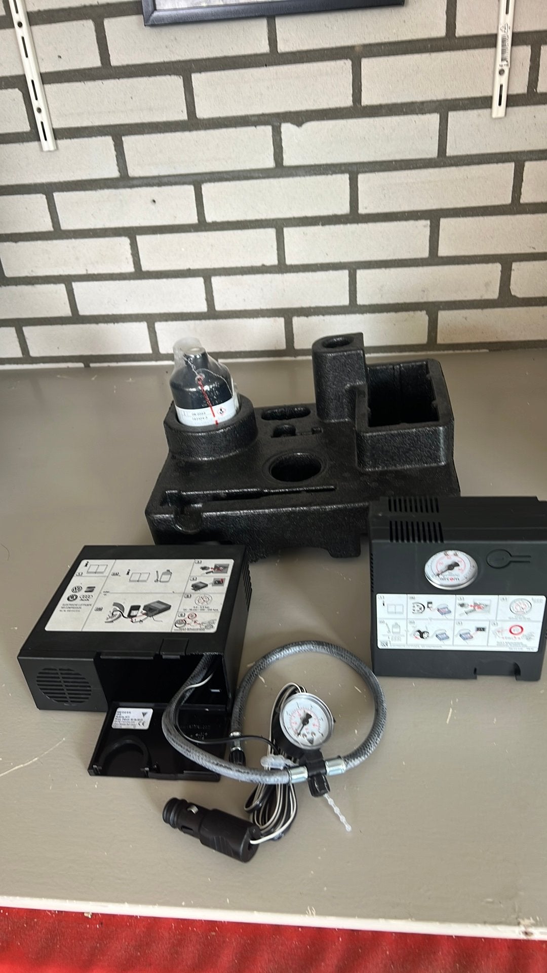 Bandenreperatie Compressor 12 volt,2 stuks, VW/Audi, Ophalen of Verzenden