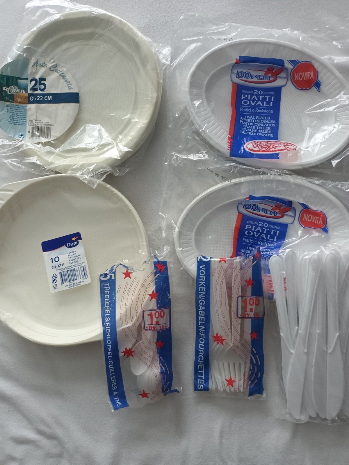 Plastik wegwerp bortjes, vorkjes, messen en lepeltjes, Ophalen of Verzenden, Nieuw, Overige materialen, Bestekset