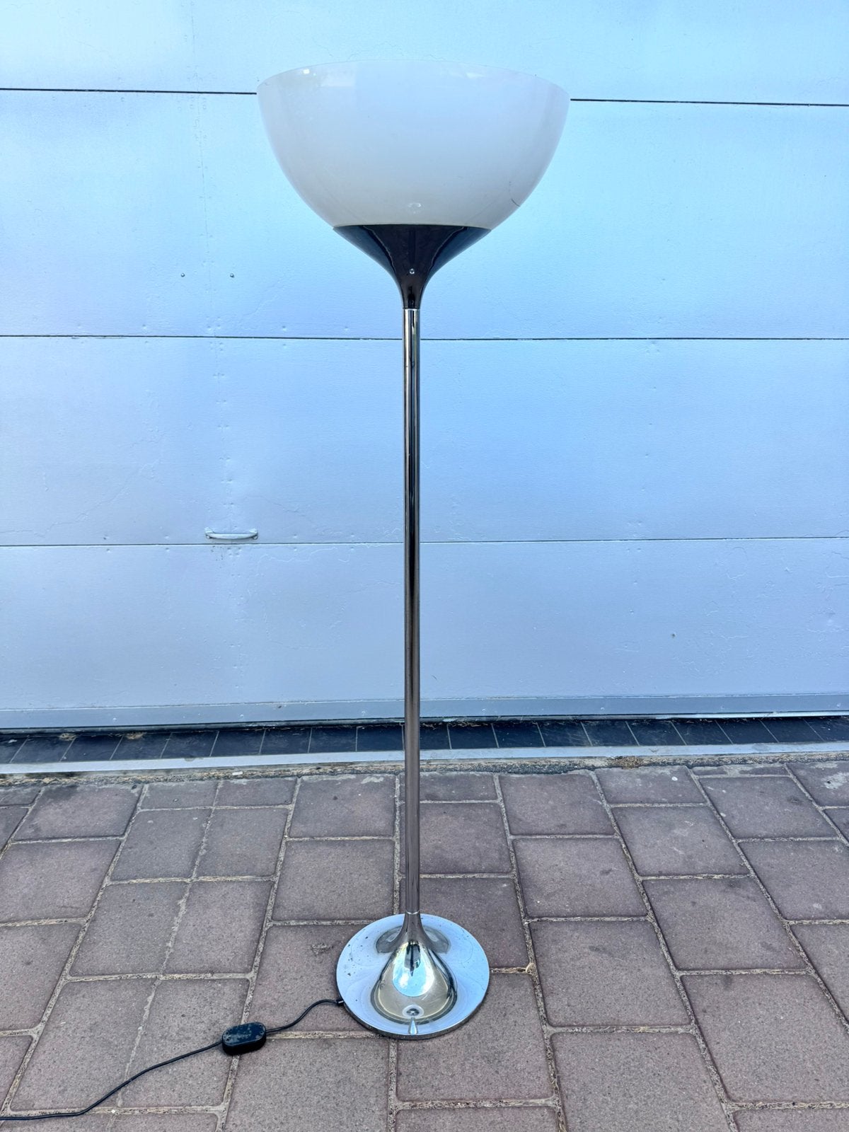 Harvey Guzzini design jaren 70 staande lamp Pura model 4507, Huis en Inrichting, Lampen | Vloerlampen, Ophalen, Gebruikt, Kunststof