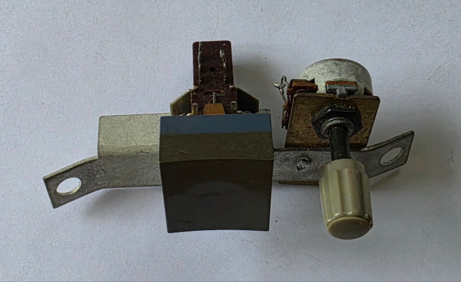 Originele Marantz Power Switch/Netschakelaar Assemblage, Audio, Tv en Foto, Versterkers en Receivers, Ophalen of Verzenden, Gebruikt