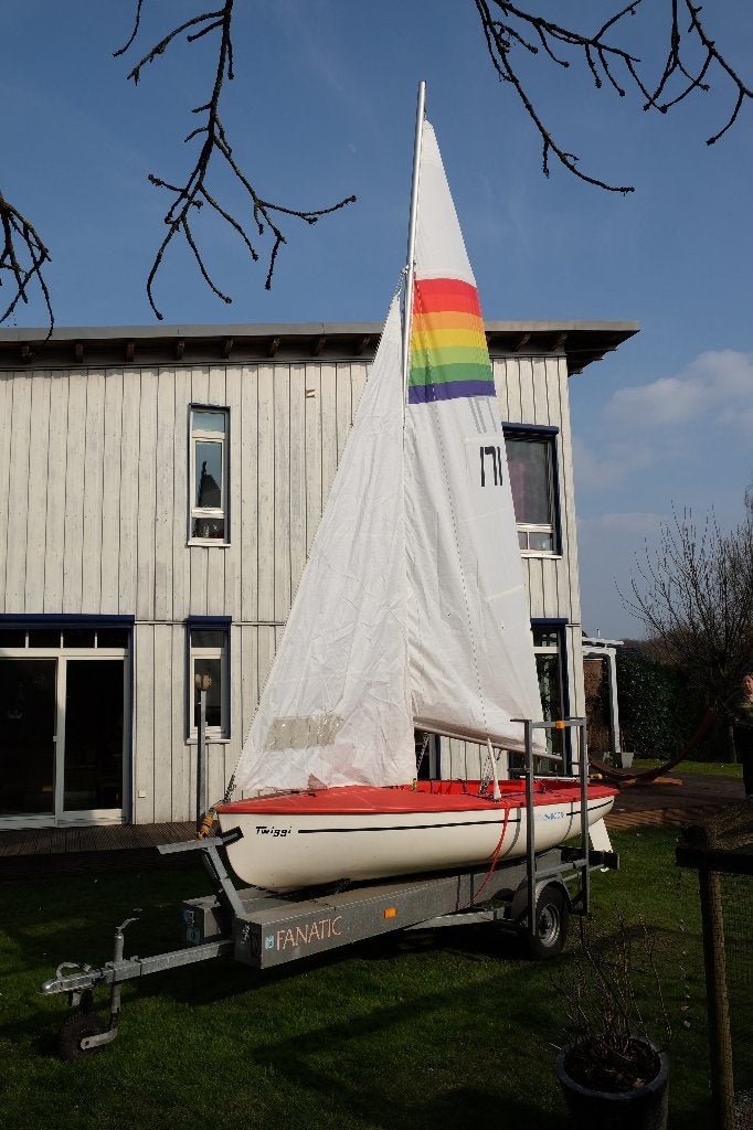 Bavaria Twiggy Zeilbootje met grootzeil, fok en trailer, Watersport en Boten, Ophalen, Fok, Gebruikt, Overige typen