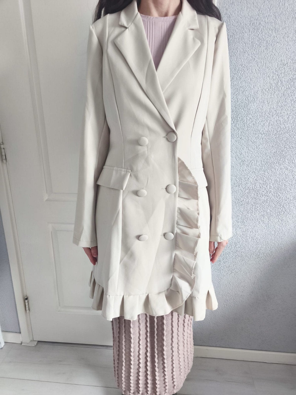 Unieke blazer jurk ruches beige crème maat S/M, Ophalen of Verzenden, Zo goed als nieuw, Maat 38/40 (M), Beige