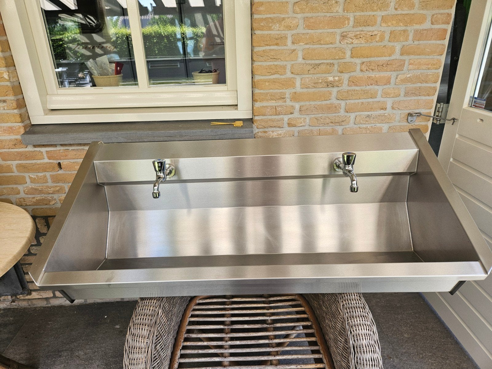 wasbak/wastrog/spoelbak RVS Intersan 1.20 m met 2 kranen, Ophalen, Zo goed als nieuw, Rvs, Wastafel