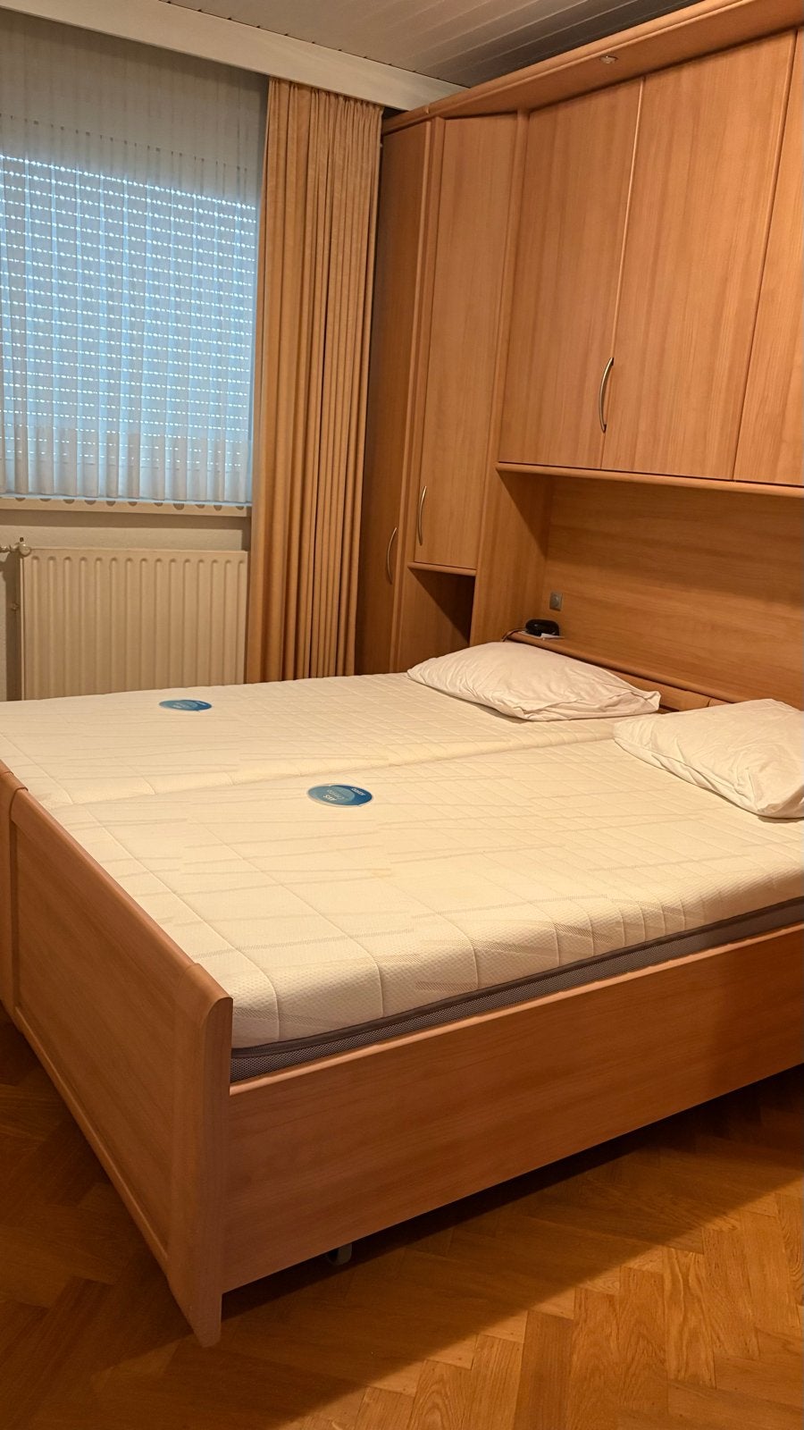 Auping elektrisch verstelbaar bed met bijpassende kasten, Ophalen, Bruin, Tweepersoons, Overige maten