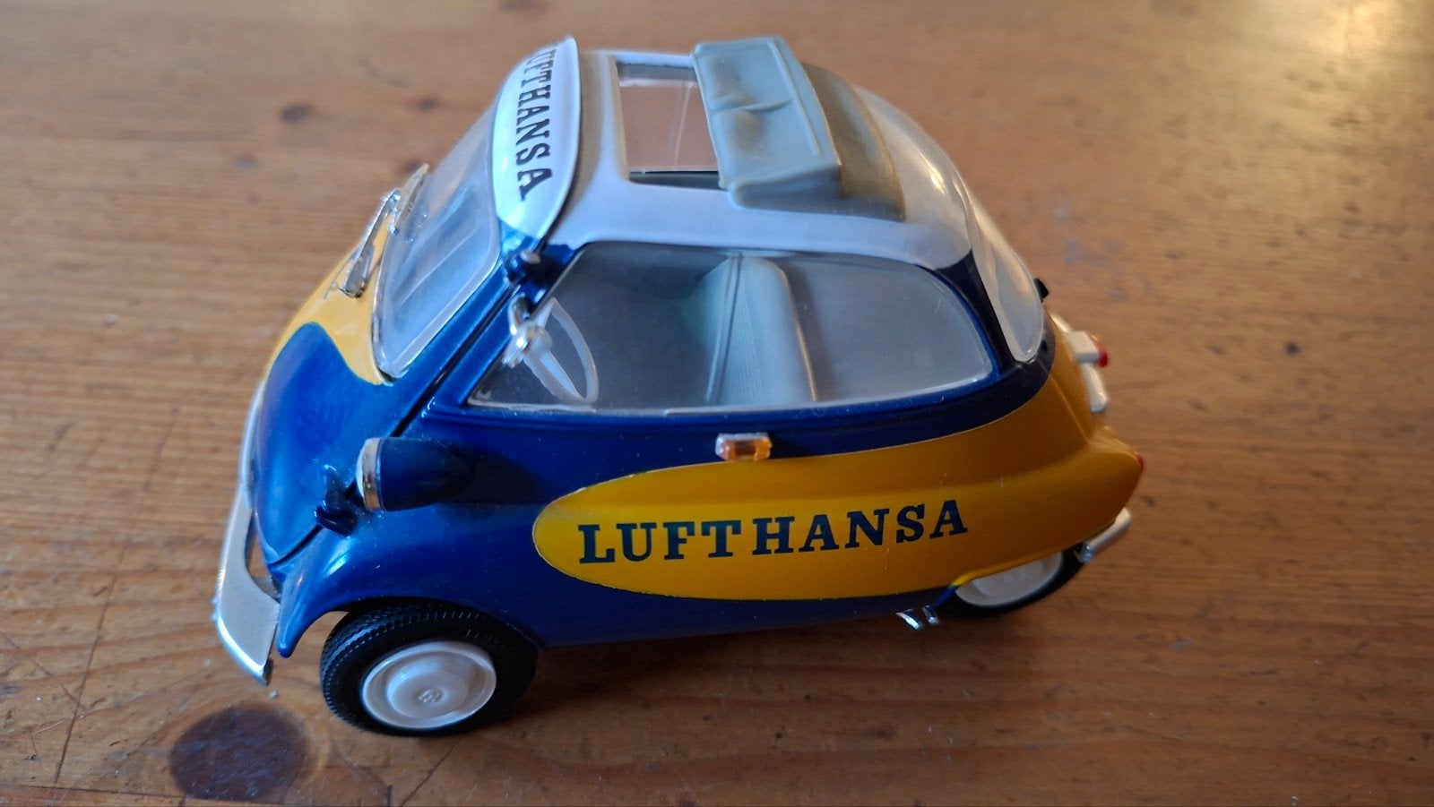 BMW Isetta ,1:43, nr 180, Ophalen of Verzenden, Zo goed als nieuw, Auto, Overige merken
