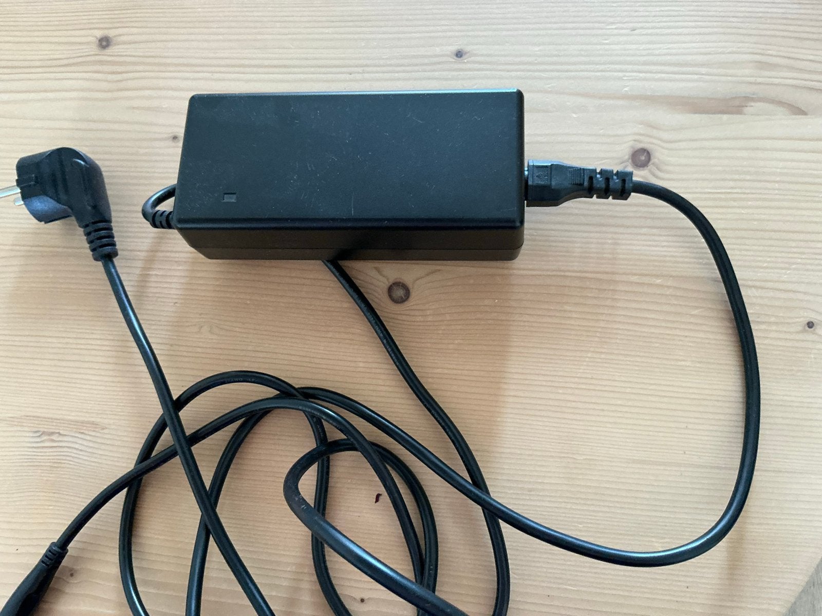 Phylion Li-ion Batterijlader 42V 2A, Ophalen, Zo goed als nieuw