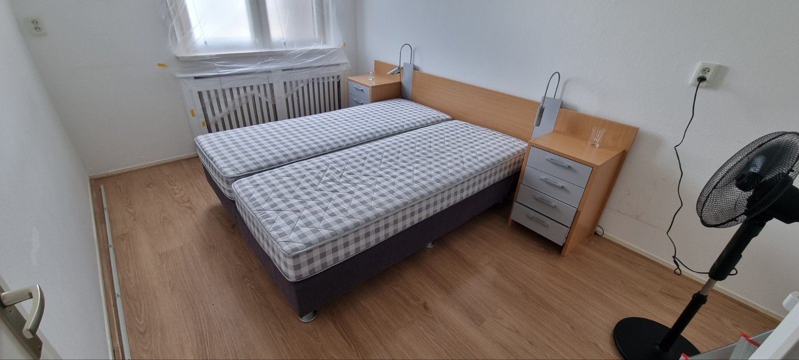 Boxspring bed met twee nachtkastjes en lampen, Ophalen of Verzenden, Gebruikt, Tweepersoons, 180 cm