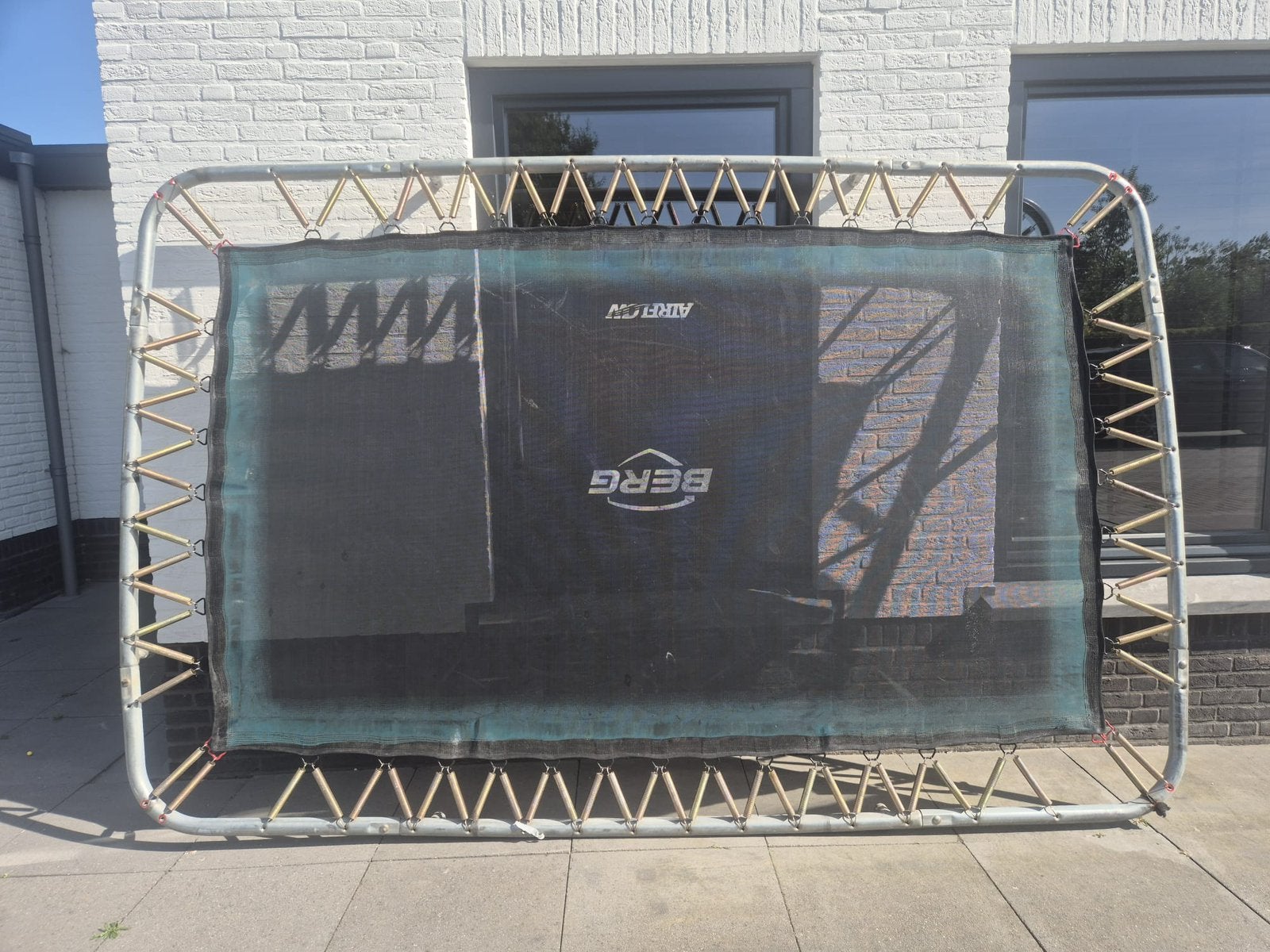 BERG Trampoline Ultim Champ InGround 330 cm x 220cm airflow, Ophalen, Gebruikt