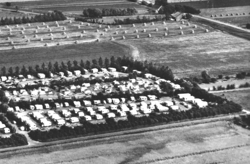 700338	Vrouwenpolder	ZL	1970 Camping Oranje Zon	Gelopen, Ophalen of Verzenden, 1960 tot 1980, Gelopen, Zeeland