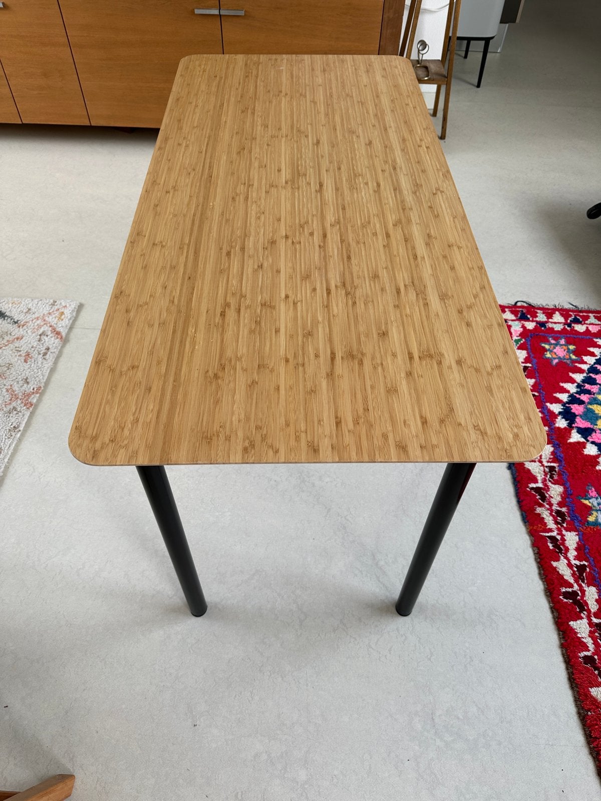 IKEA Hilver Bamboe Tafelblad met Zwarte Poten, Huis en Inrichting, Ophalen, Gebruikt, 65 cm, Schoolbureau