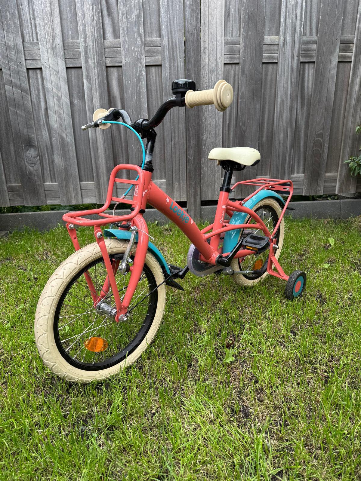 Loekie kinderfiets, Fietsen en Brommers, Fietsen | Kinderfietsjes, Ophalen, Terugtraprem, Zijwieltjes, 16 tot 20 inch