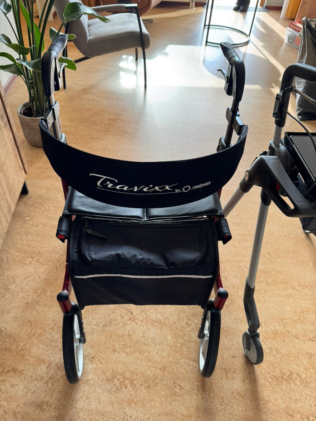 Te koop 2 Rollators een voor binnen en biiten, Diversen, Ophalen, Zo goed als nieuw