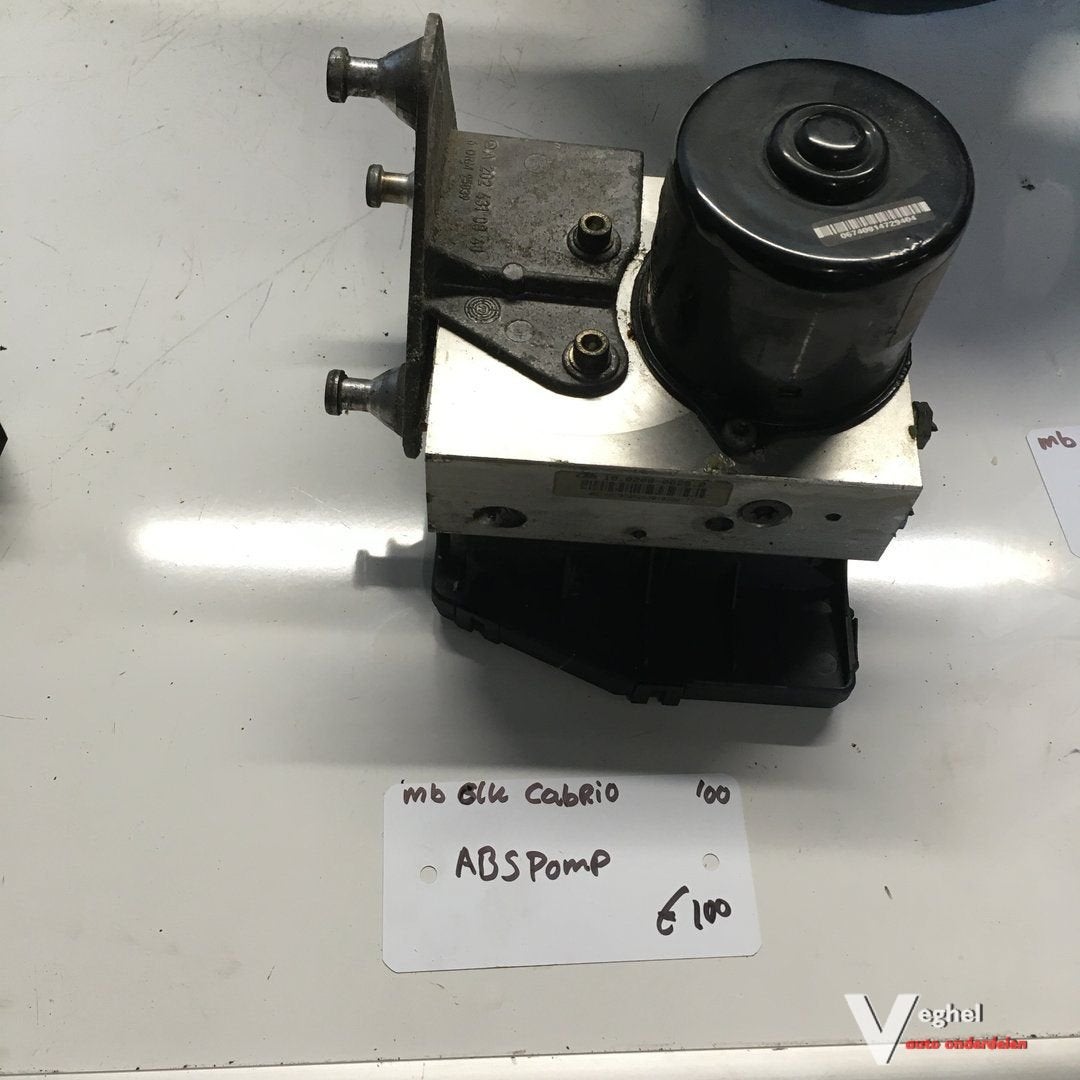 Mercedes CLK 2000   ABS Pomp, Gebruikt, -, -, Ophalen of Verzenden