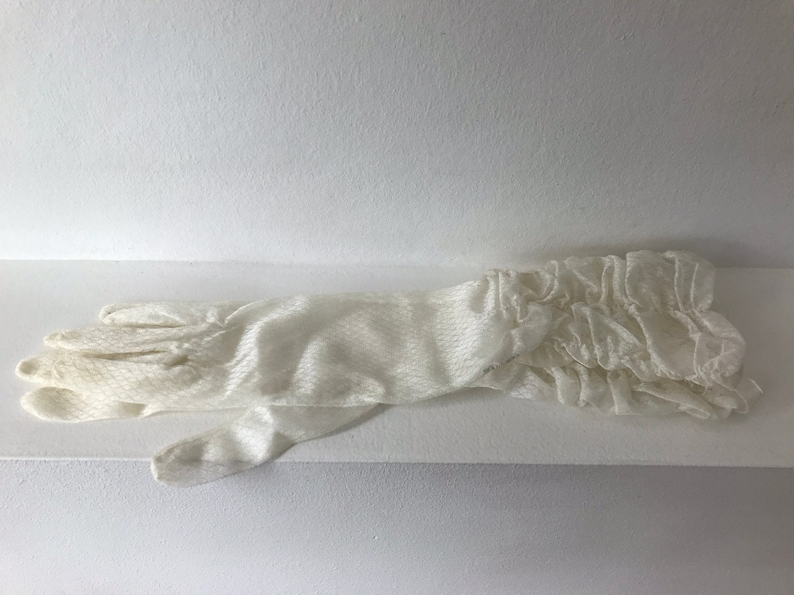 Witte lange bruids handschoenen kant, Ophalen of Verzenden, Gedragen, Maat 36 (S), Handschoenen