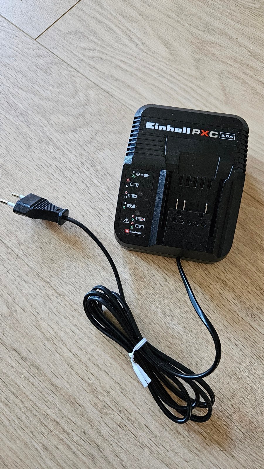 Einhell Acculader Power X-Change 3A - Gratis af te halen, Ophalen, Nieuw