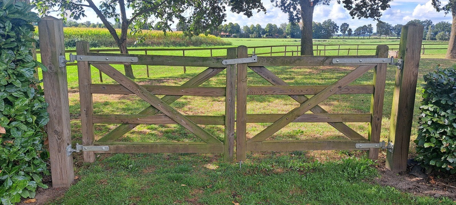 Poort (paardenwei) met 2 palen, Tuin en Terras, Tuinhekken en Hekwerk, Ophalen, Met poort, Overige typen, Zo goed als nieuw