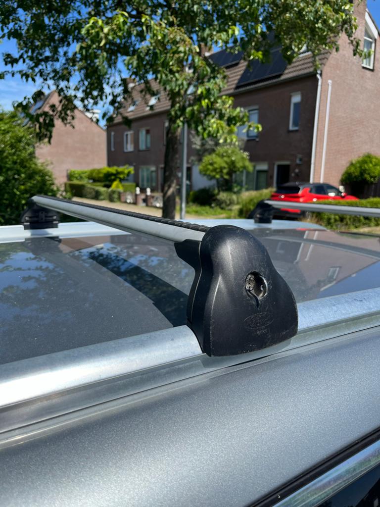 Dakdragers Ford Mondeo station 2012-2014 gesloten dakrails, Ophalen, Gebruikt