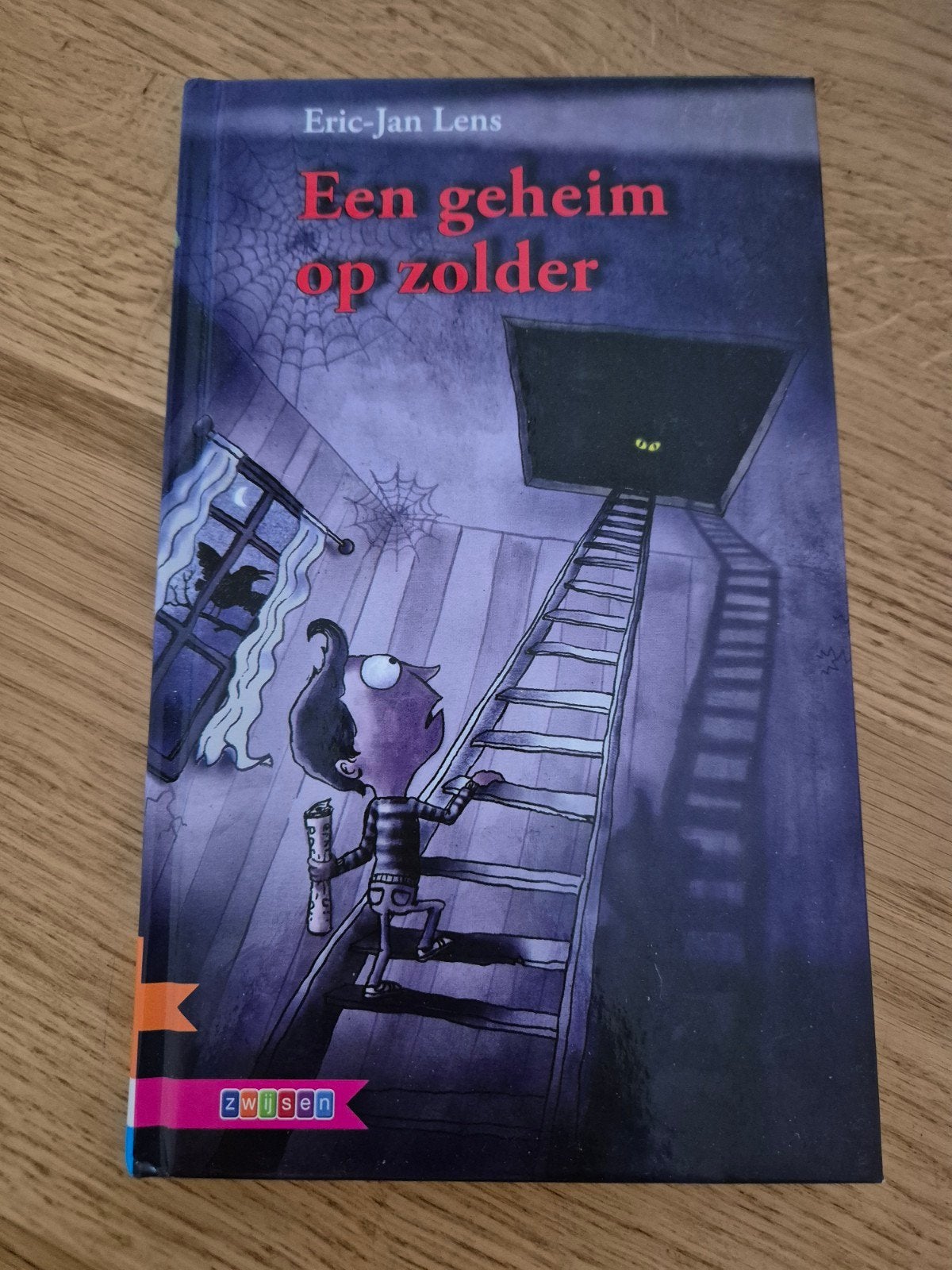 Een geheim op zolder - Eric-Jan Lens (Zoeklicht), Boeken, Ophalen of Verzenden, Zo goed als nieuw, Eric-Jan Lens, Fictie